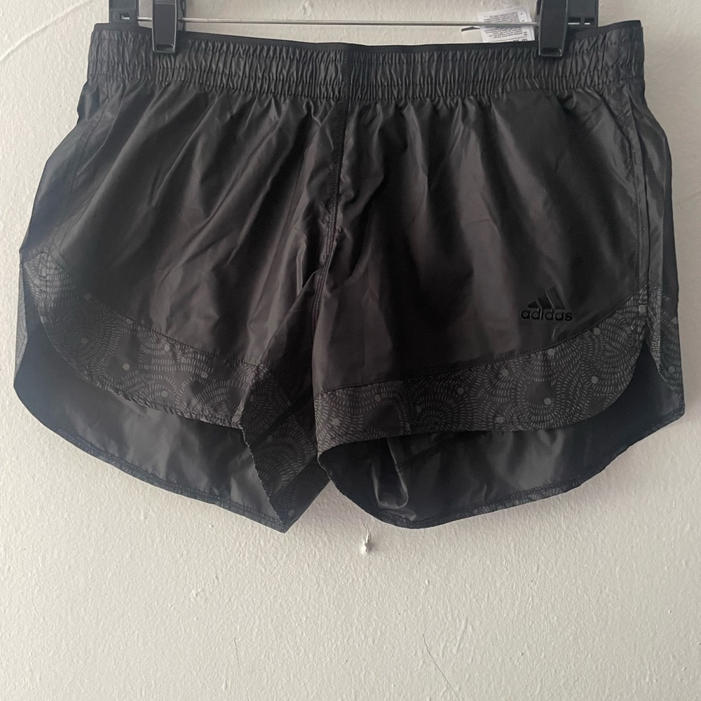 RUN FAST RADICALLY REFLECTIVE RUNNING SHORTS Size M